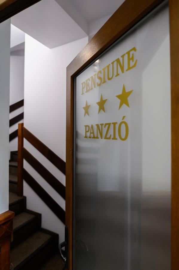 Juliu'S Panzio Csikszereda Hotel Exterior foto
